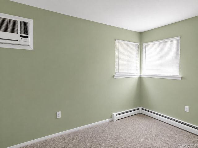 17 Fordham Road, West Babylon, NY 11704