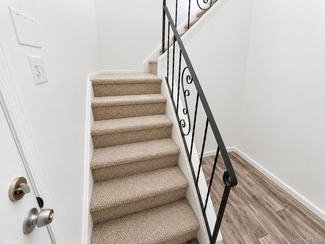 17 Fordham Road, West Babylon, NY 11704