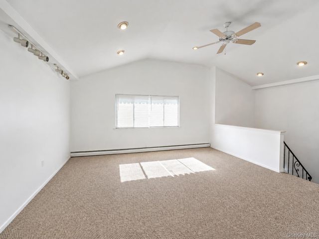 17 Fordham Road, West Babylon, NY 11704