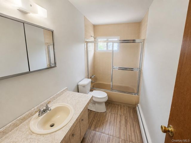 17 Fordham Road, West Babylon, NY 11704