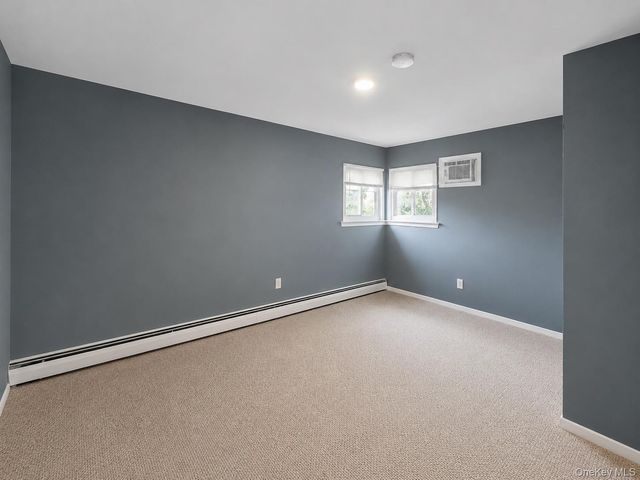 17 Fordham Road, West Babylon, NY 11704