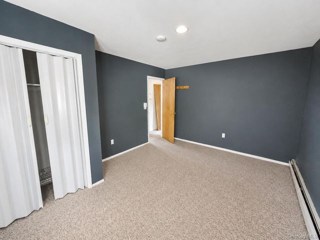 17 Fordham Road, West Babylon, NY 11704