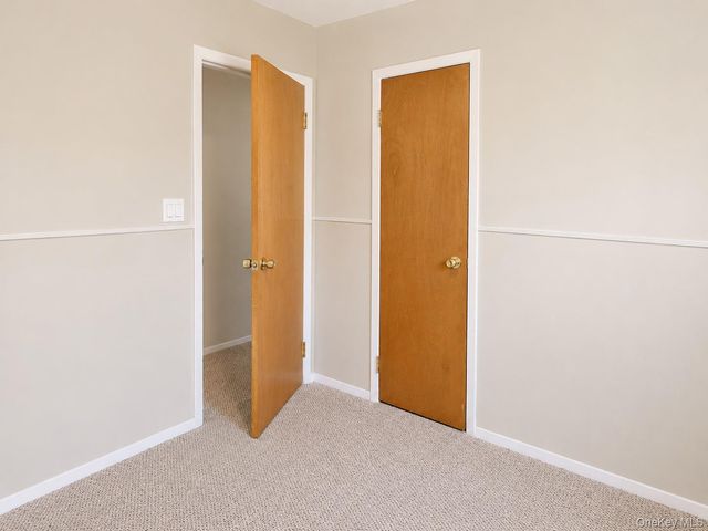 17 Fordham Road, West Babylon, NY 11704