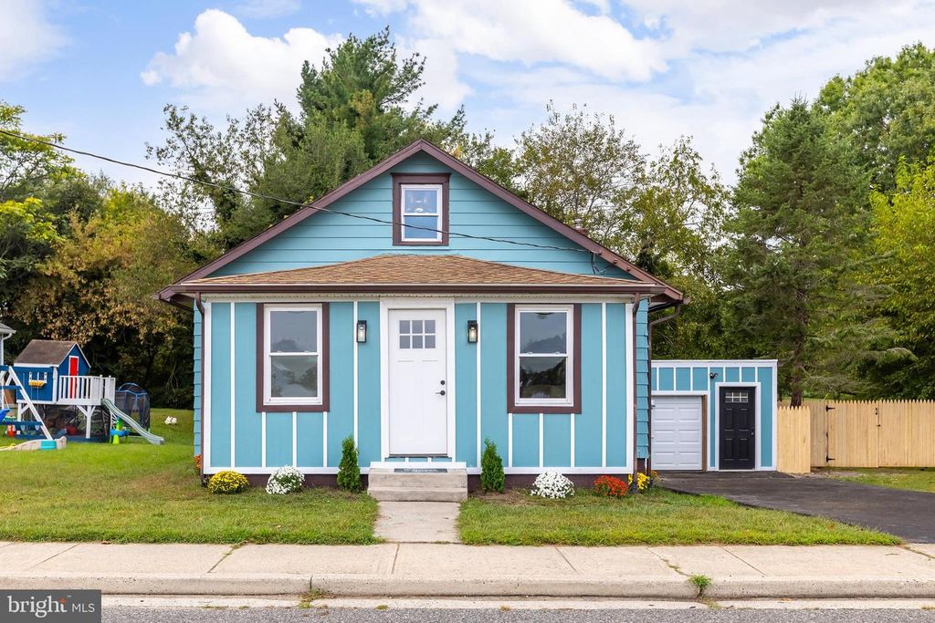 48 S RAILROAD AVE, Pedricktown, NJ 08067