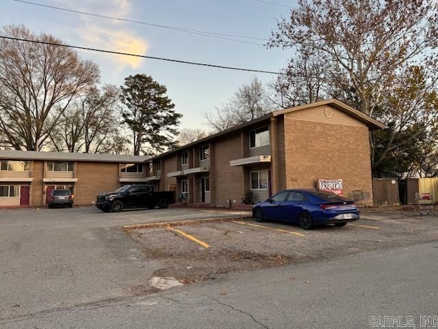 300 N Clinic Street, Searcy, AR 72143
