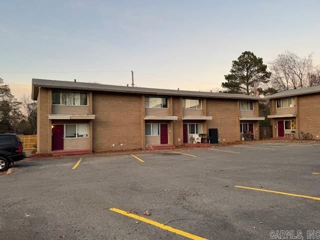 300 N Clinic Street, Searcy, AR 72143