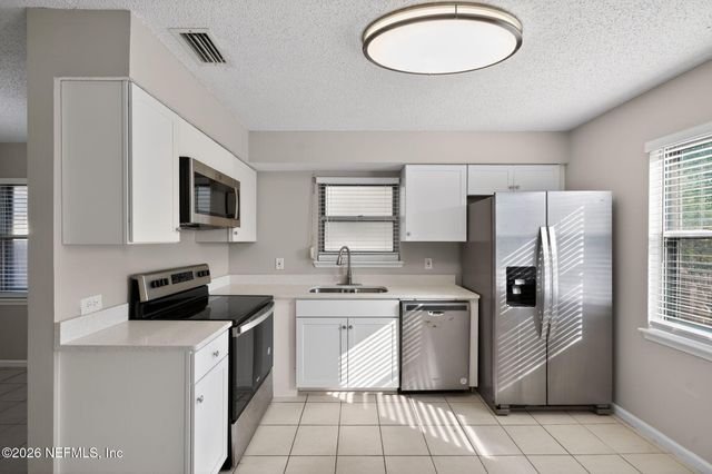 2039 CYPRESS LANDING Drive, Jacksonville, FL 32233