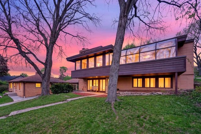 316 Oxford ROAD, Waukesha, WI 53186