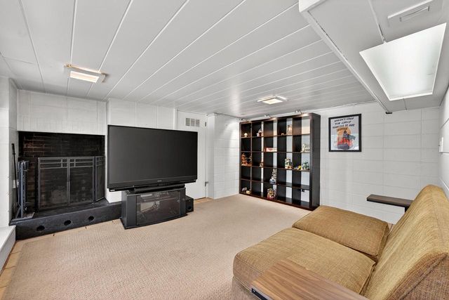 316 Oxford ROAD, Waukesha, WI 53186
