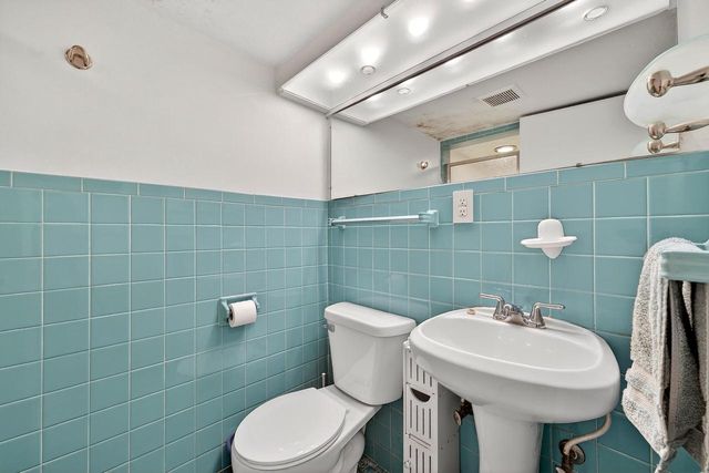 316 Oxford ROAD, Waukesha, WI 53186
