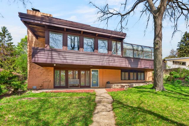 316 Oxford ROAD, Waukesha, WI 53186