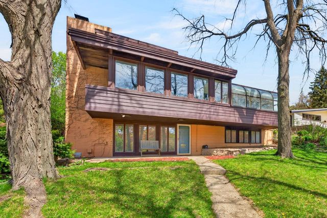 316 Oxford ROAD, Waukesha, WI 53186
