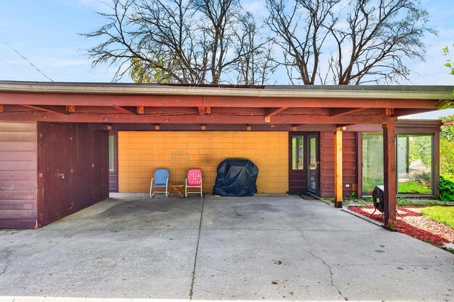 316 Oxford ROAD, Waukesha, WI 53186