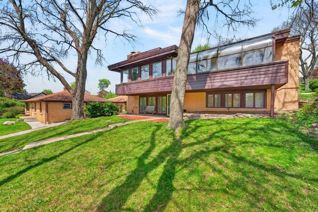 316 Oxford ROAD, Waukesha, WI 53186