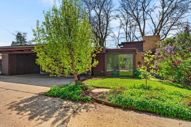 316 Oxford ROAD, Waukesha, WI 53186