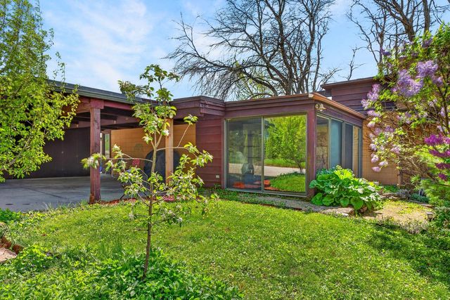 316 Oxford ROAD, Waukesha, WI 53186
