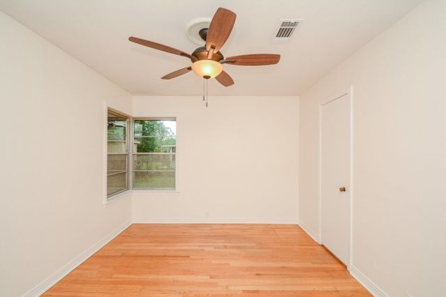 2203 Bron Holly Drive, Houston, TX 77018