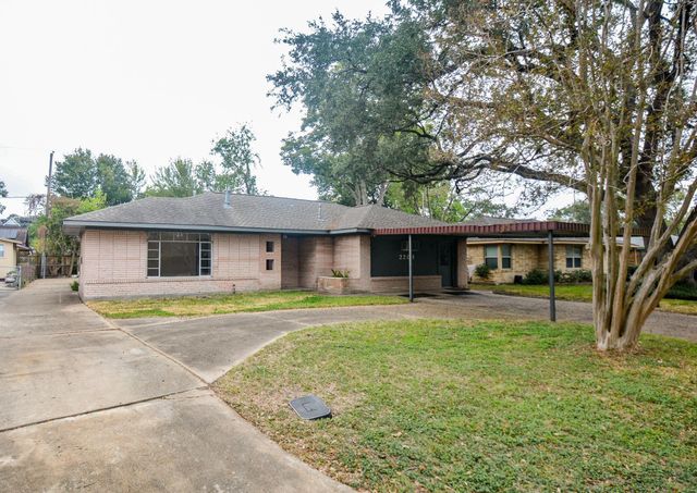 2203 Bron Holly Drive, Houston, TX 77018