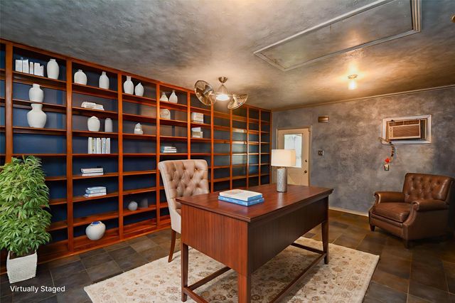 2203 Bron Holly Drive, Houston, TX 77018