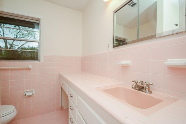 2203 Bron Holly Drive, Houston, TX 77018