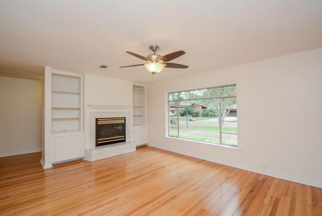 2203 Bron Holly Drive, Houston, TX 77018