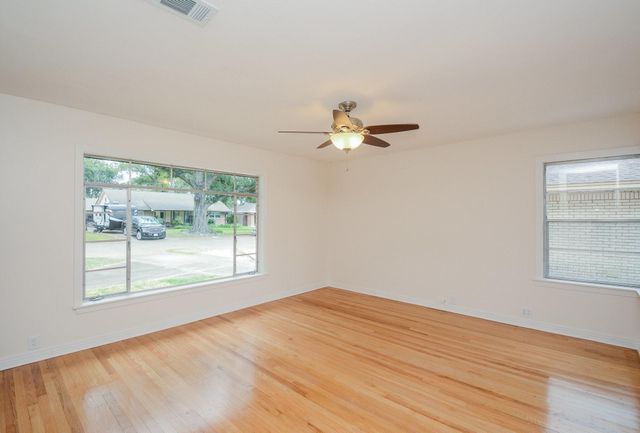 2203 Bron Holly Drive, Houston, TX 77018