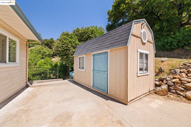 21200 Oman Drive, Soulsbyville, CA 95372