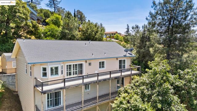 21200 Oman Drive, Soulsbyville, CA 95372