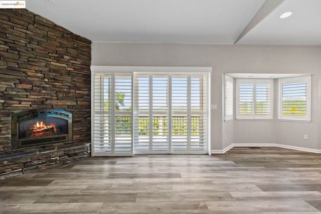 21200 Oman Drive, Soulsbyville, CA 95372