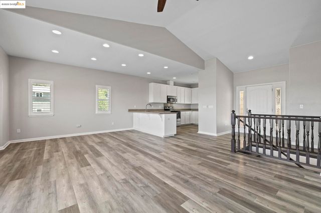 21200 Oman Drive, Soulsbyville, CA 95372