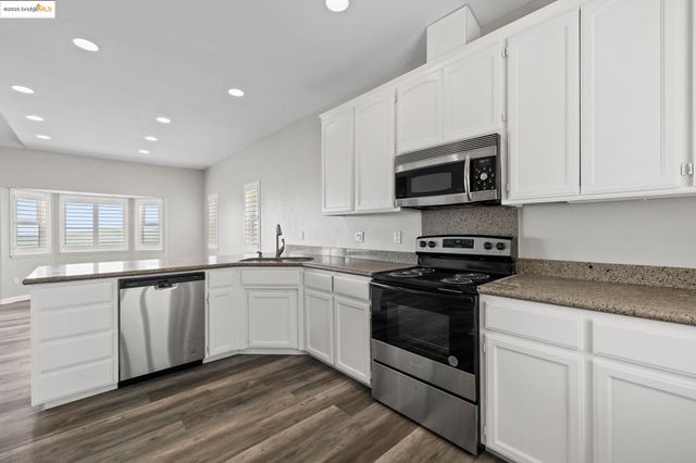 21200 Oman Drive, Soulsbyville, CA 95372