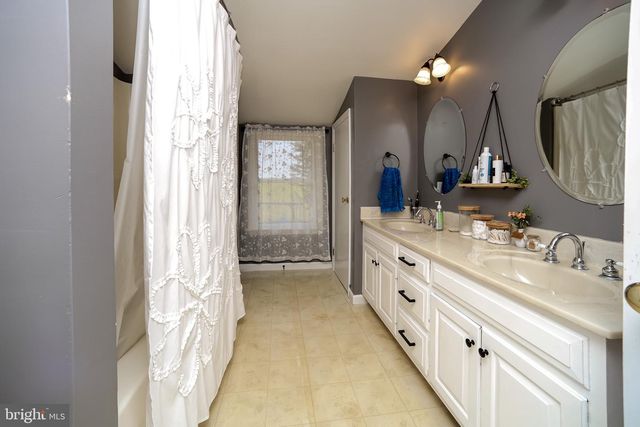 253 MEETINGHOUSE RD, Gap, PA 17527