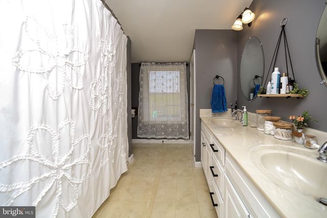 253 MEETINGHOUSE RD, Gap, PA 17527