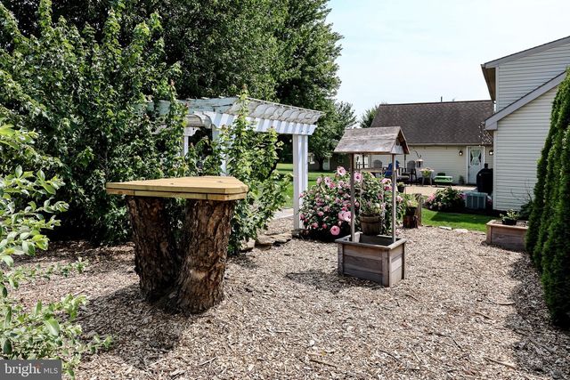 253 MEETINGHOUSE RD, Gap, PA 17527