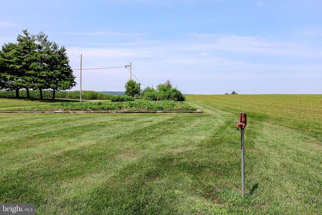 253 MEETINGHOUSE RD, Gap, PA 17527