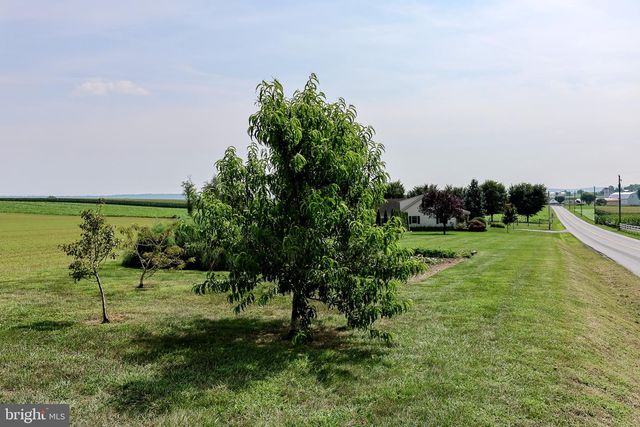 253 MEETINGHOUSE RD, Gap, PA 17527