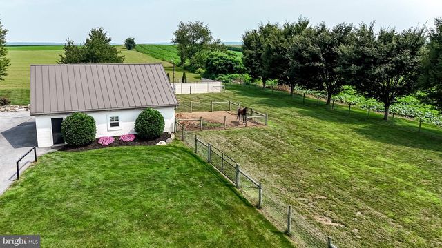 253 MEETINGHOUSE RD, Gap, PA 17527