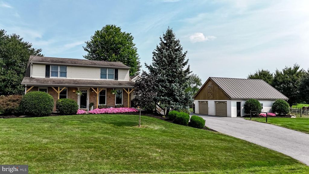 253 MEETINGHOUSE RD, Gap, PA 17527