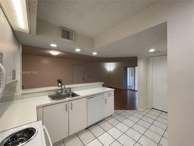 18890 NW 57th Avenue 207, Hialeah, FL 33015