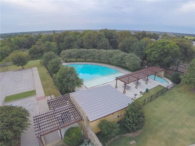 204 Dancing Light Lane, Red Oak, TX 75154