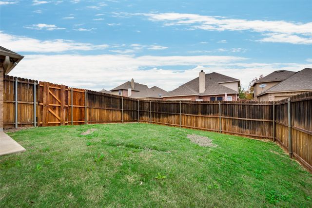 204 Dancing Light Lane, Red Oak, TX 75154