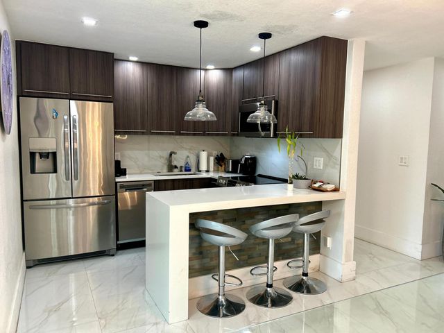 2742 Cherokee Court, West Palm Beach, FL 33406