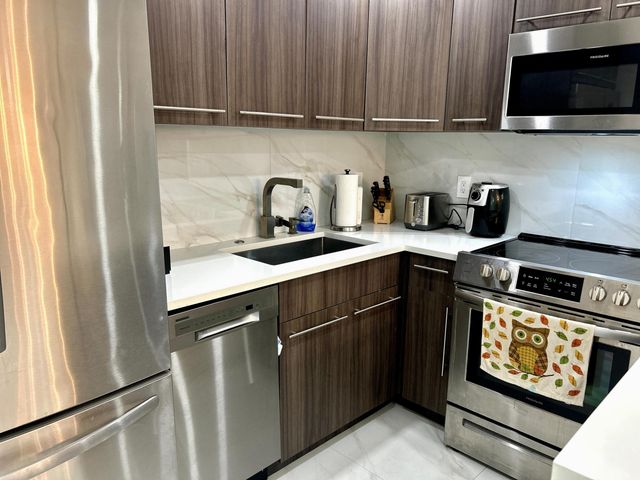 2742 Cherokee Court, West Palm Beach, FL 33406