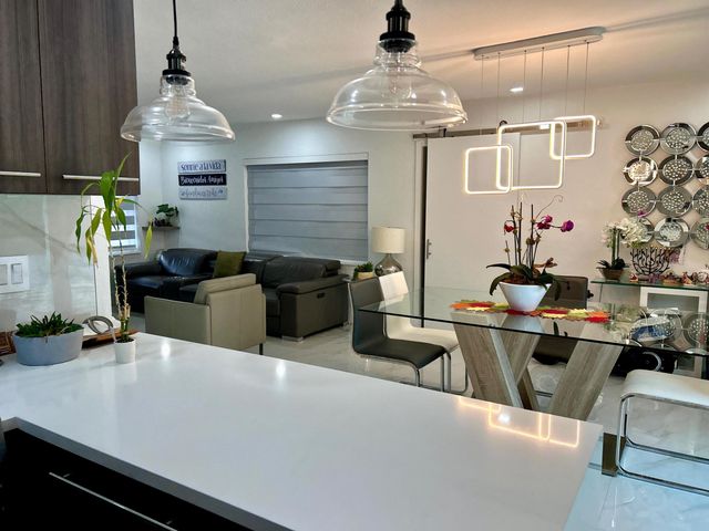 2742 Cherokee Court, West Palm Beach, FL 33406