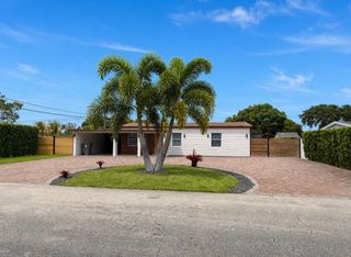 2742 Cherokee Court, West Palm Beach, FL 33406