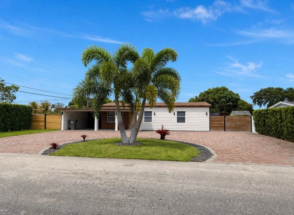 2742 Cherokee Court, West Palm Beach, FL 33406