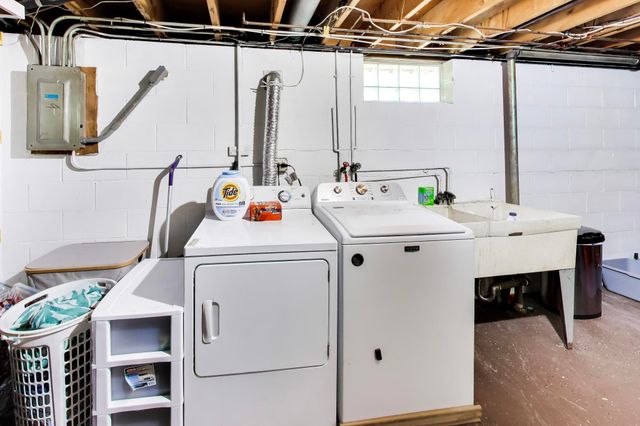 936 Northgate Drive, Dyer, IN 46311
