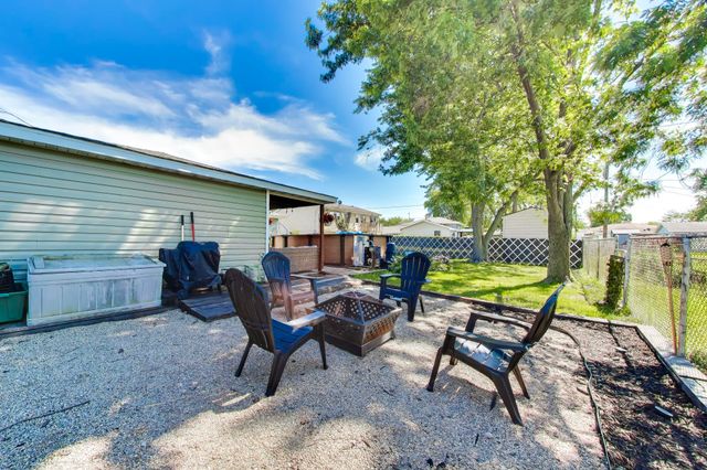 936 Northgate Drive, Dyer, IN 46311
