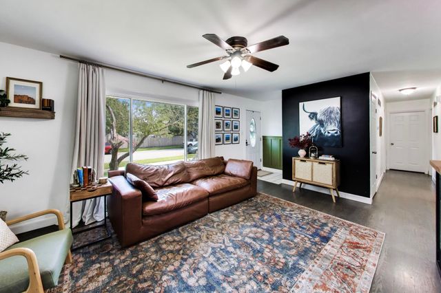 936 Northgate Drive, Dyer, IN 46311
