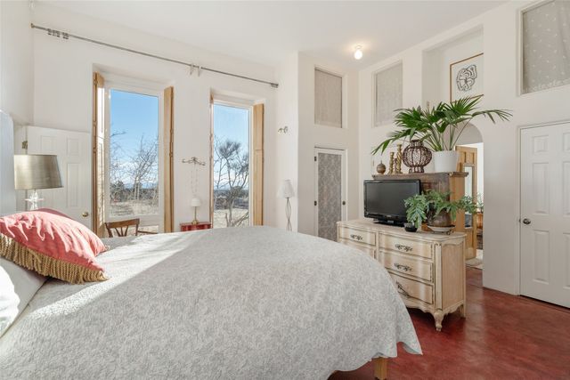 26 Likely Road, Santa Fe, NM 87508